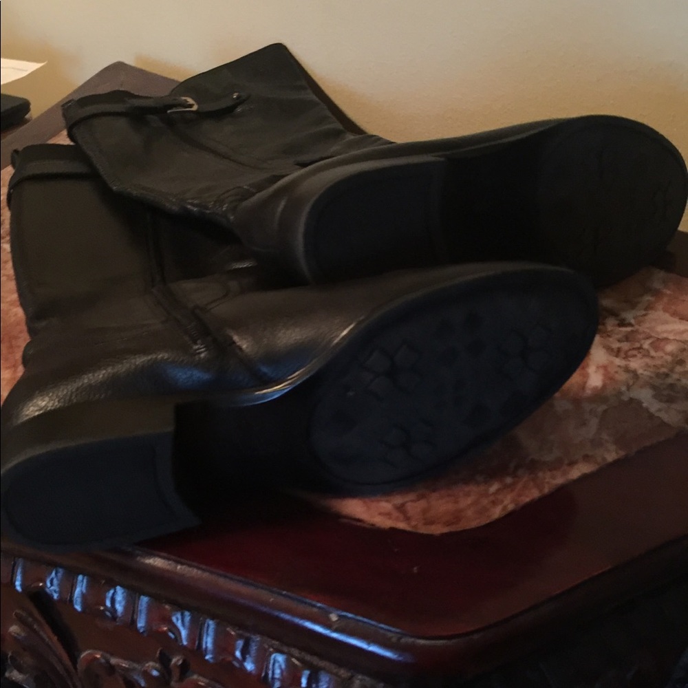Naturalizer Wide calf black riding boots